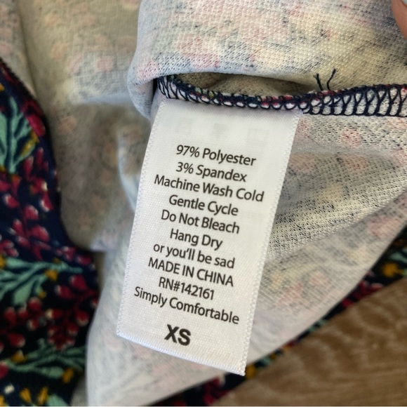 Lularoe Cassie Skirt size XS navy berry & leaves pattern NWT - Picture 5 of 6